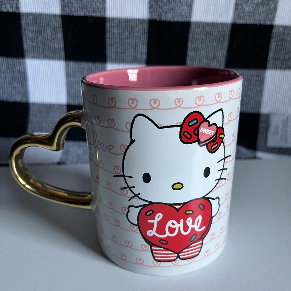 Valentine’s Day hello kitty mug